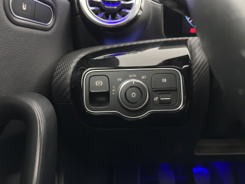 Mercedes-Benz A-Klasse 180 d Advantage (INCL-BTW) *PANO | LEATHER-FABRIC | WIDE-DIGICOCKPIT | AMBIENT-LIGHT | FULL-LED | SURROUND-VIEW | NAVI-FULLMAP | CARBON-INLAY | HEATED-SPORTSEATS | 17''ALU*