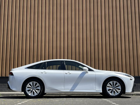 Toyota Mirai Dynamic | Apple Carplay | Android Auto | Keyless Go/Entry | DAB | Camera Achter | Spraakbediening | Rijmodus Regeling |