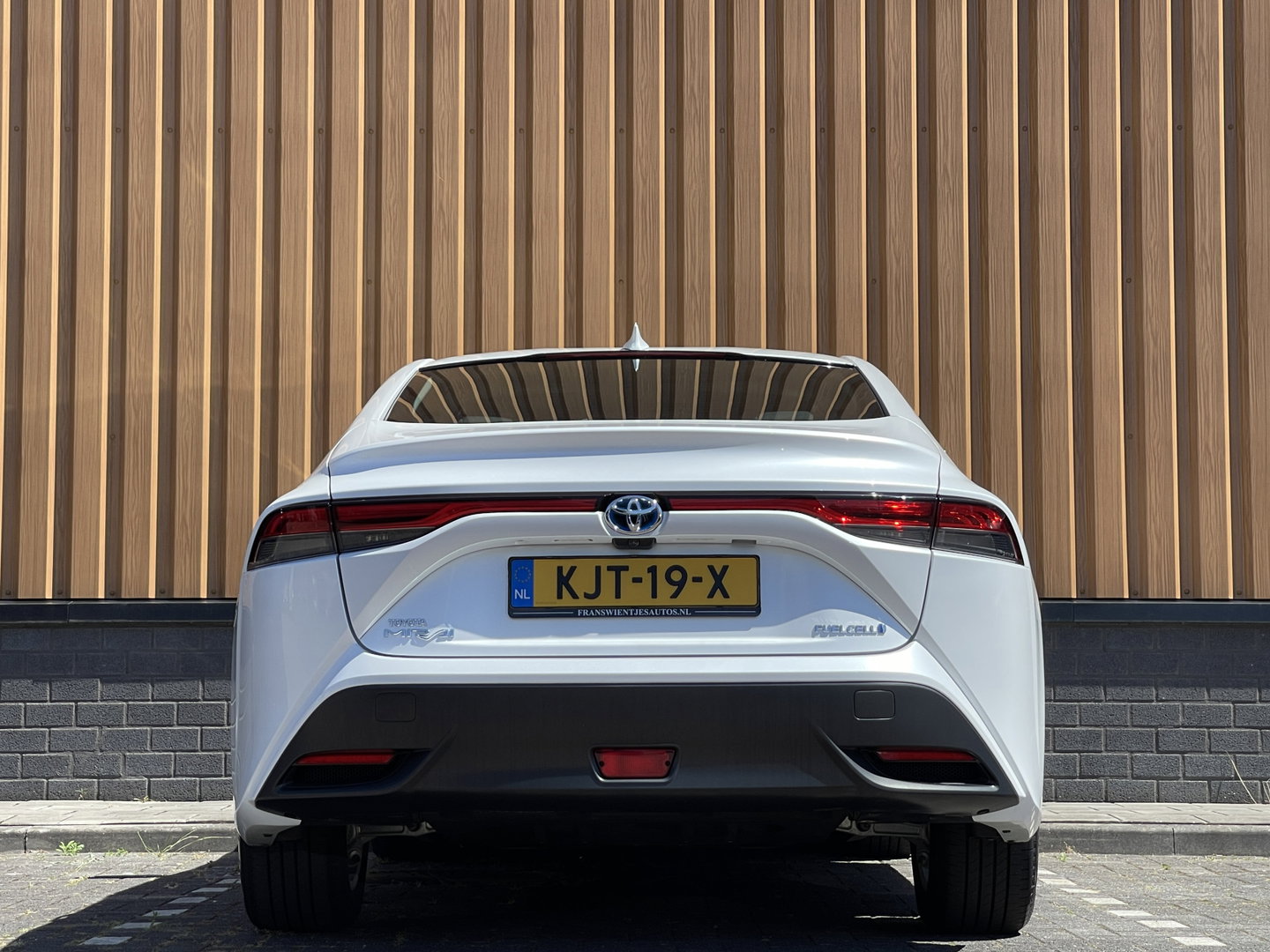 Toyota Mirai Dynamic | Apple Carplay | Android Auto | Keyless Go/Entry | DAB | Camera Achter | Spraakbediening | Rijmodus Regeling |