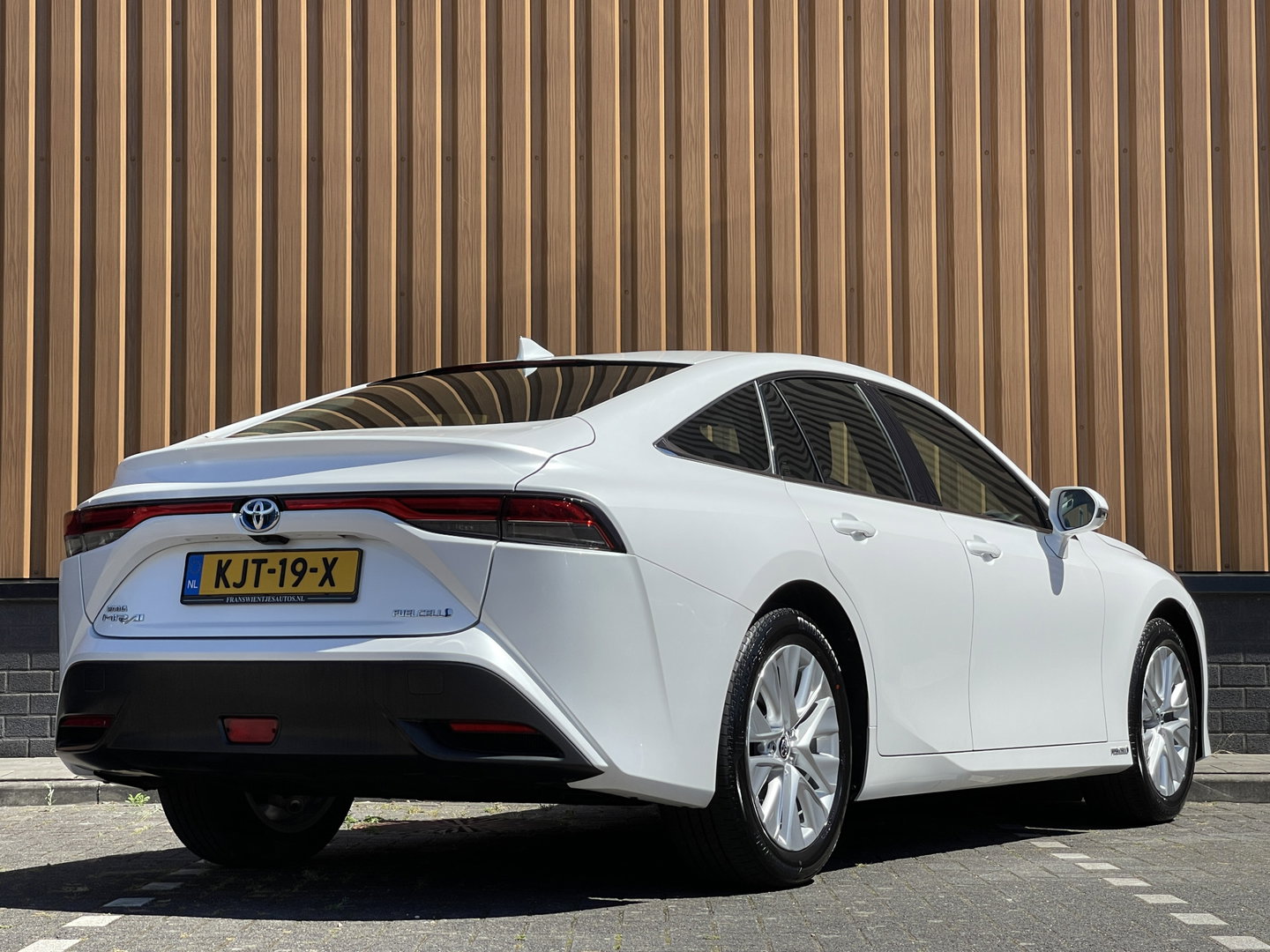 Toyota Mirai Dynamic | Apple Carplay | Android Auto | Keyless Go/Entry | DAB | Camera Achter | Spraakbediening | Rijmodus Regeling |
