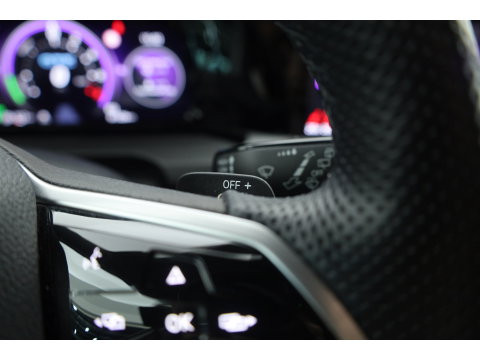 Volkswagen Golf 1.4 eHybrid GTE | Dig. Cockpit |  IQ light | Apple CarPlay & Android Auto | Stoel-Stuurverw. | Sfeerverlichting