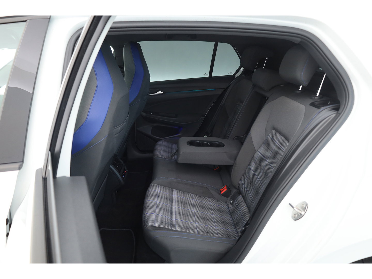 Volkswagen Golf 1.4 eHybrid GTE | Dig. Cockpit |  IQ light | Apple CarPlay & Android Auto | Stoel-Stuurverw. | Sfeerverlichting