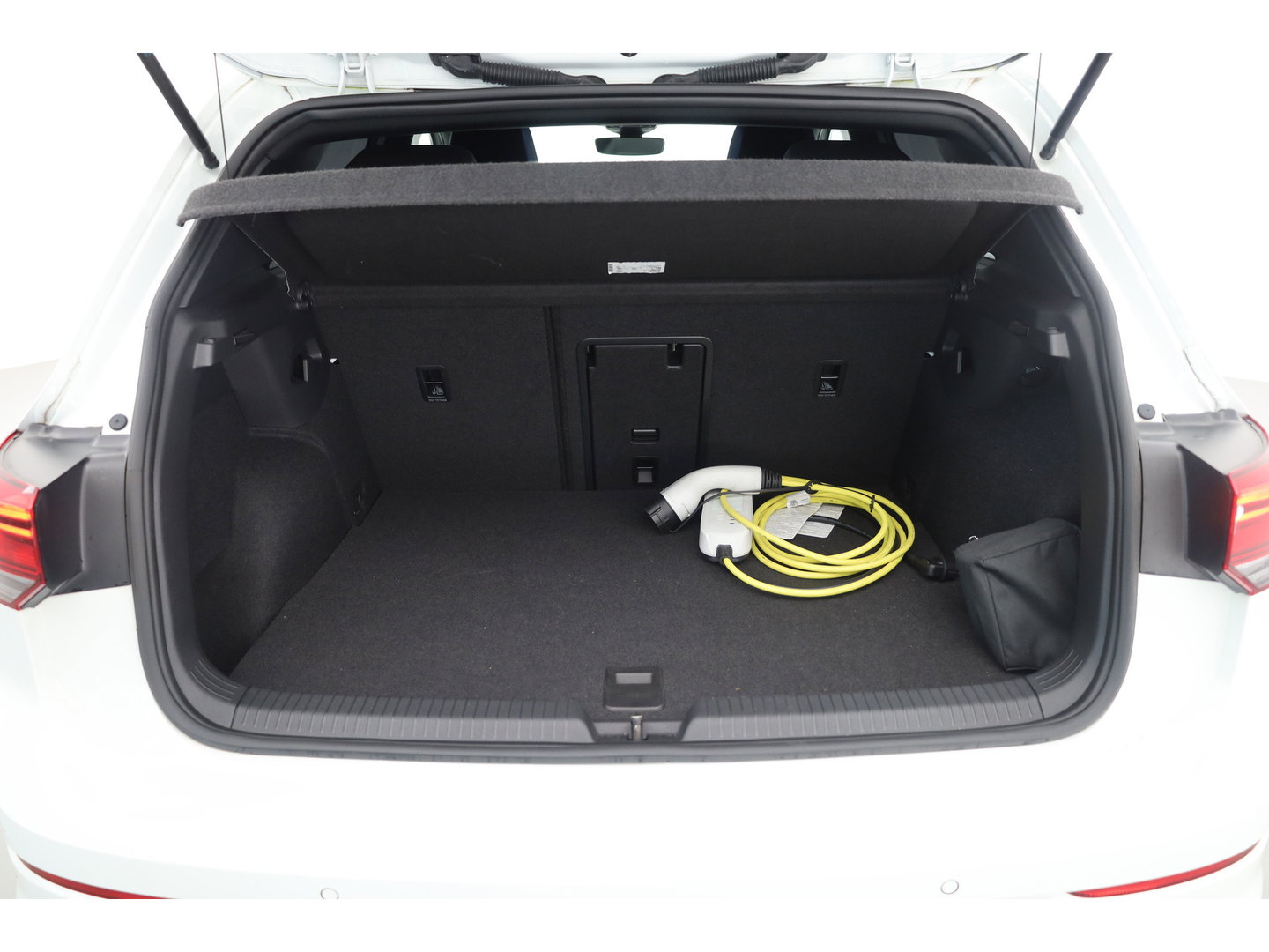Volkswagen Golf 1.4 eHybrid GTE | Dig. Cockpit |  IQ light | Apple CarPlay & Android Auto | Stoel-Stuurverw. | Sfeerverlichting