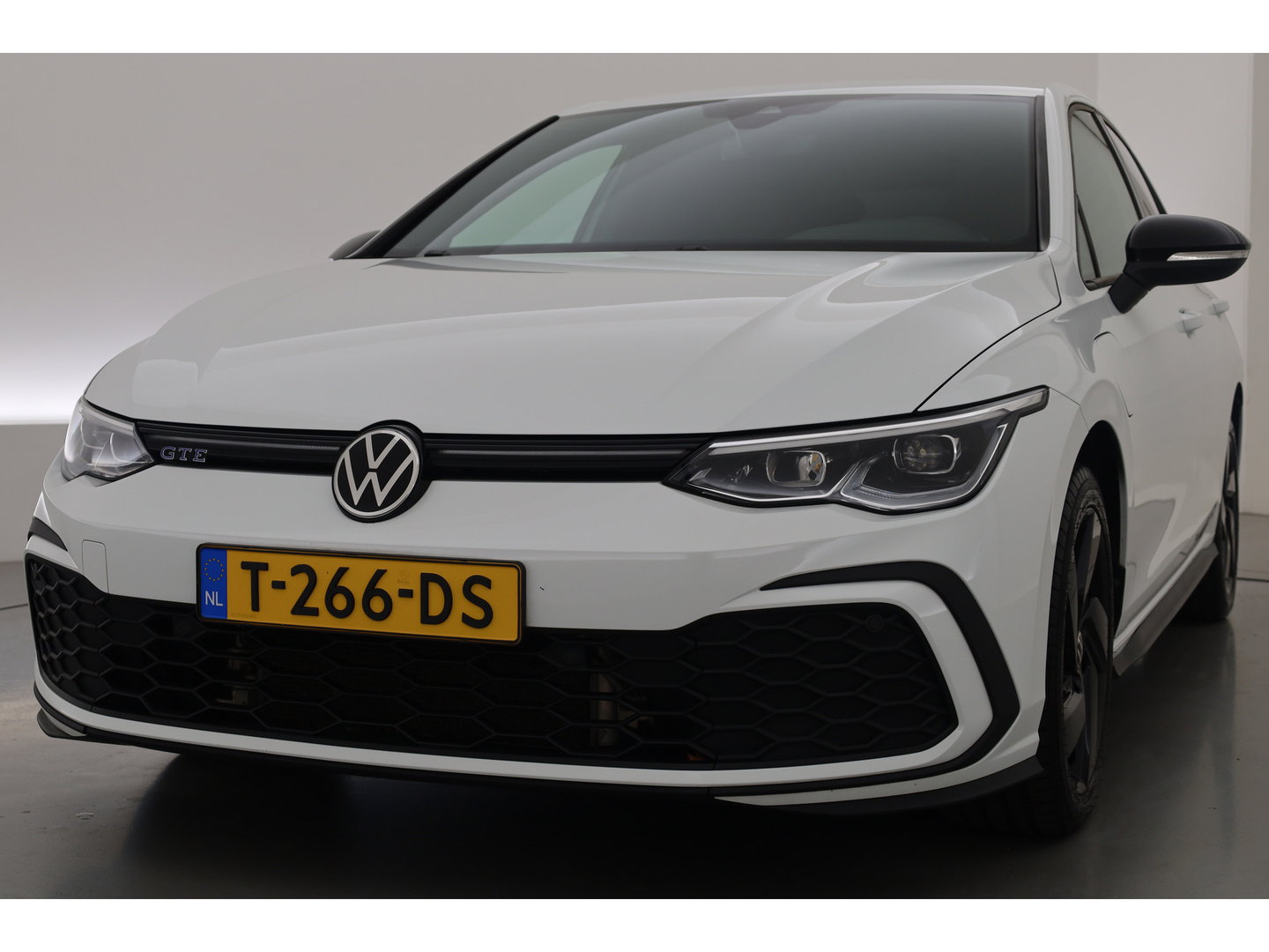 Volkswagen Golf 1.4 eHybrid GTE | Dig. Cockpit |  IQ light | Apple CarPlay & Android Auto | Stoel-Stuurverw. | Sfeerverlichting