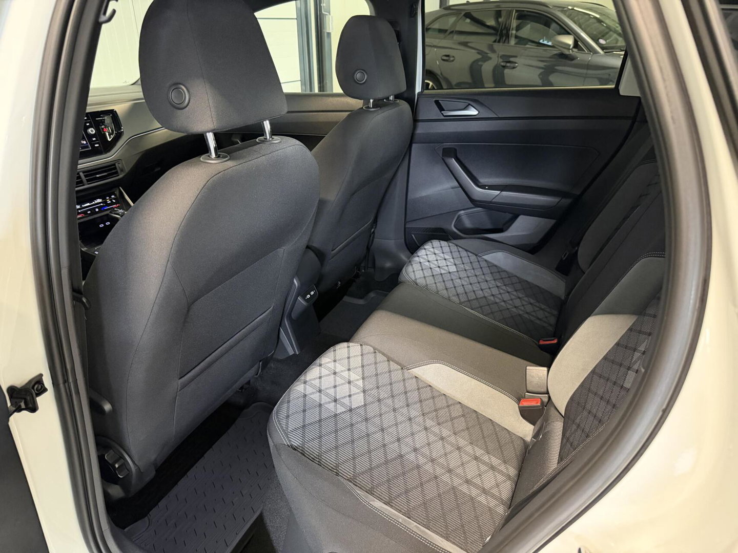 Volkswagen Polo 1.0 TSI DSG R-line Pano Sfeer Virtual Camera