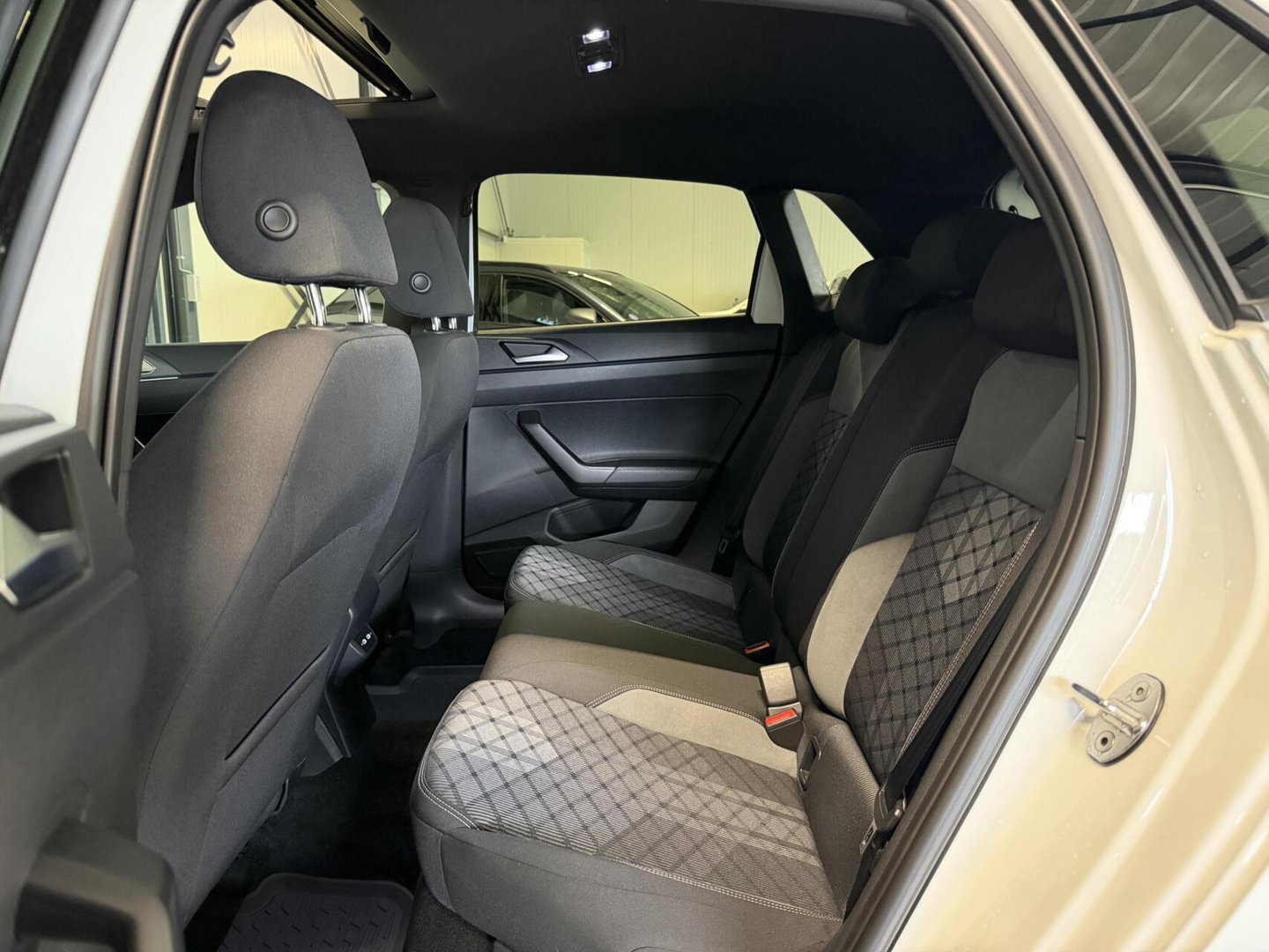 Volkswagen Polo 1.0 TSI DSG R-line Pano Sfeer Virtual Camera