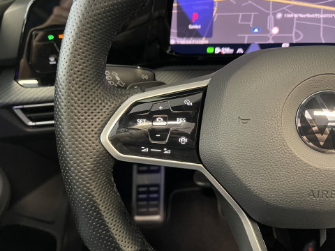 Volkswagen Golf Variant 1.5 eTSI R-Line Business+ | Apple Carplay | IQ Drive | Panorama dak | Adaptive Cruise Control | Rijmodus Regeling | Stoelverwarming |