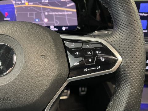Volkswagen Golf Variant 1.5 eTSI R-Line Business+ | Apple Carplay | IQ Drive | Panorama dak | Adaptive Cruise Control | Rijmodus Regeling | Stoelverwarming |