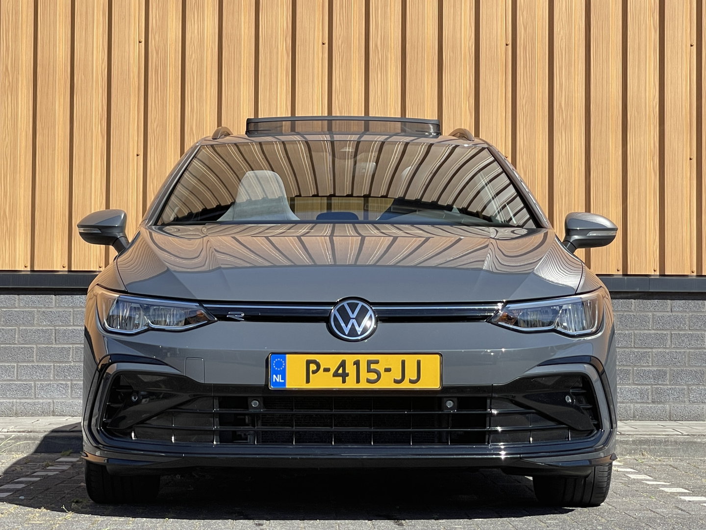 Volkswagen Golf Variant 1.5 eTSI R-Line Business+ | Apple Carplay | IQ Drive | Panorama dak | Adaptive Cruise Control | Rijmodus Regeling | Stoelverwarming |