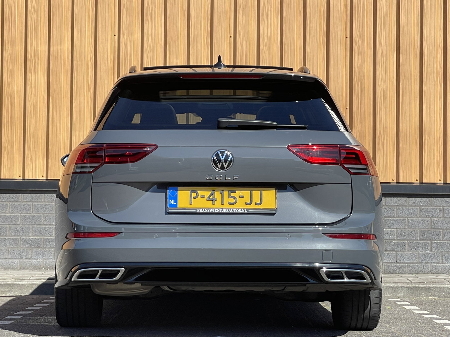 Volkswagen Golf Variant 1.5 eTSI R-Line Business+ | Apple Carplay | IQ Drive | Panorama dak | Adaptive Cruise Control | Rijmodus Regeling | Stoelverwarming |