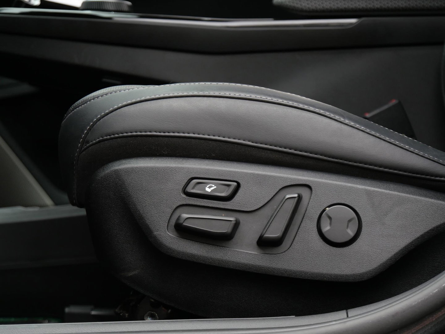 Kia Ev6 PLUS 77.4 kWh/ LEER/ ELEKT. KLEP/ AFN. TREKHAAK/ NL-AUTO 1STE EIGENAAR/ SOH 100%