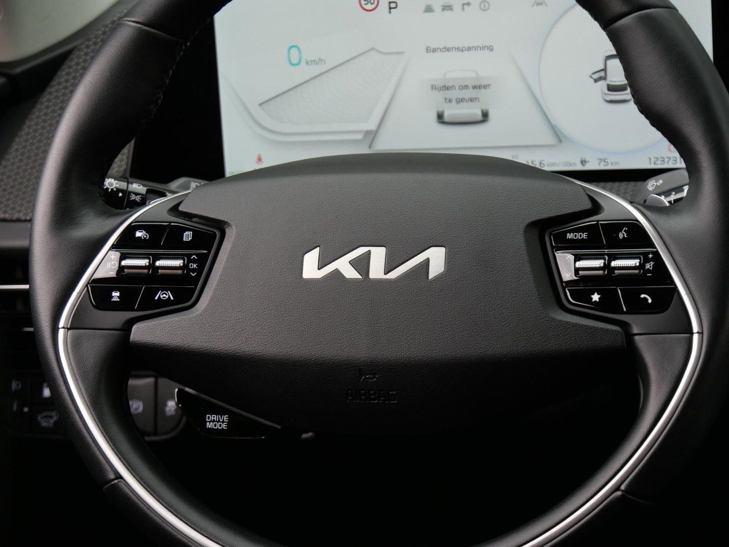Kia Ev6 PLUS 77.4 kWh/ LEER/ ELEKT. KLEP/ AFN. TREKHAAK/ NL-AUTO 1STE EIGENAAR/ SOH 100%