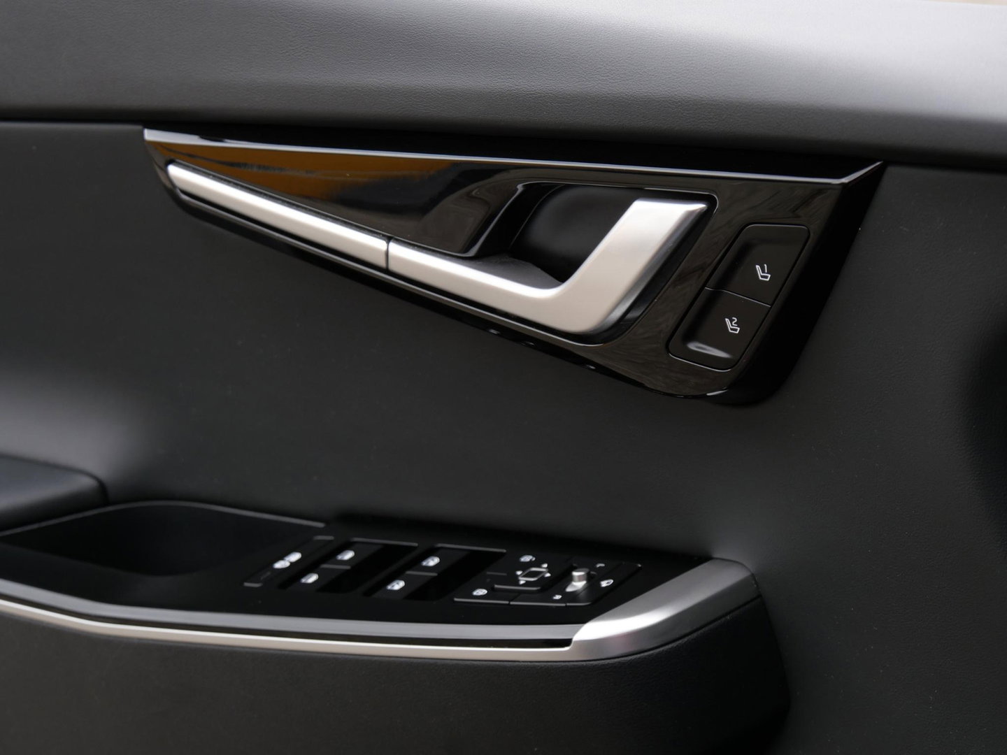 Kia Ev6 PLUS 77.4 kWh/ LEER/ ELEKT. KLEP/ AFN. TREKHAAK/ NL-AUTO 1STE EIGENAAR/ SOH 100%