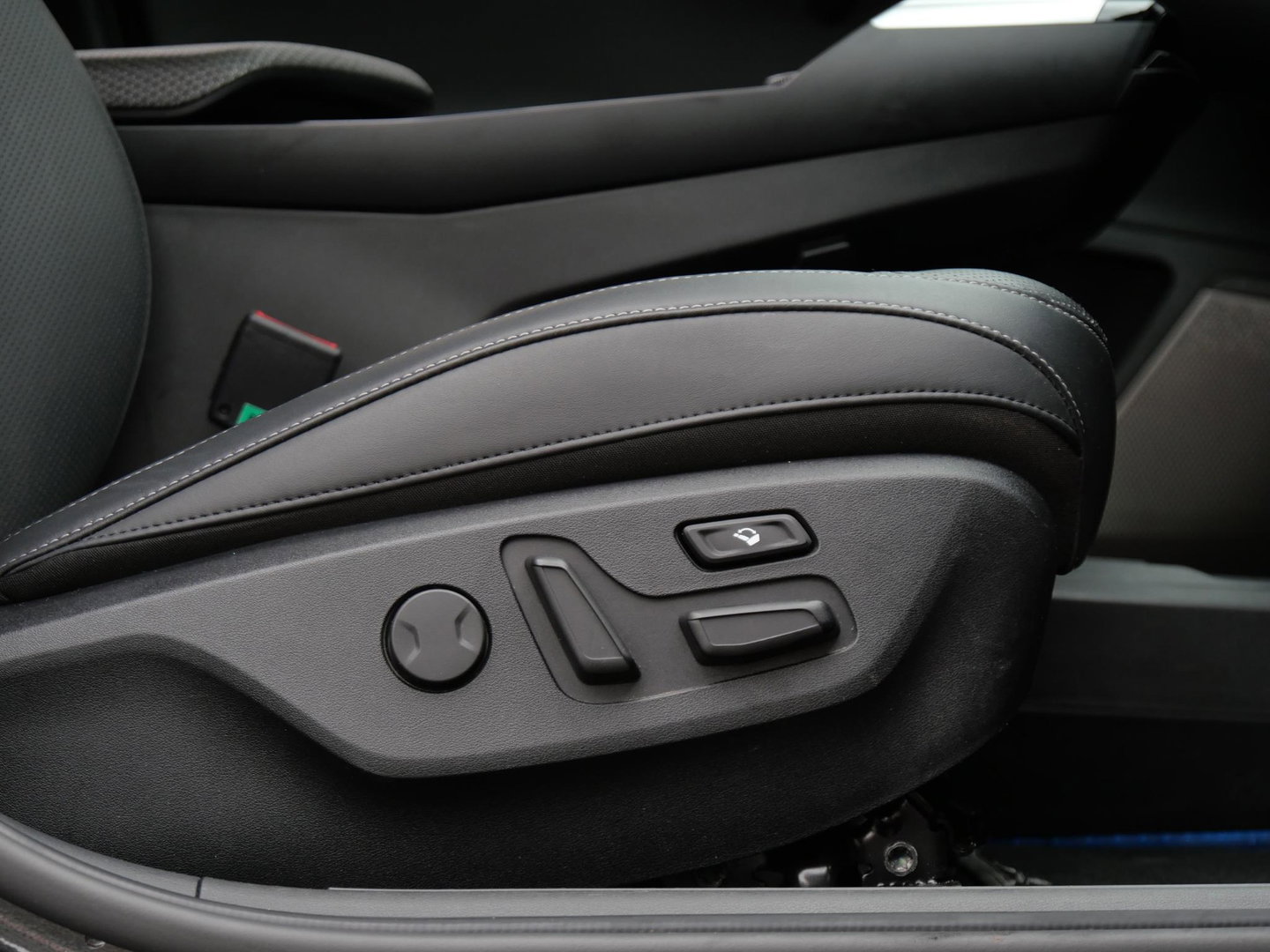 Kia Ev6 PLUS 77.4 kWh/ LEER/ ELEKT. KLEP/ AFN. TREKHAAK/ NL-AUTO 1STE EIGENAAR/ SOH 100%