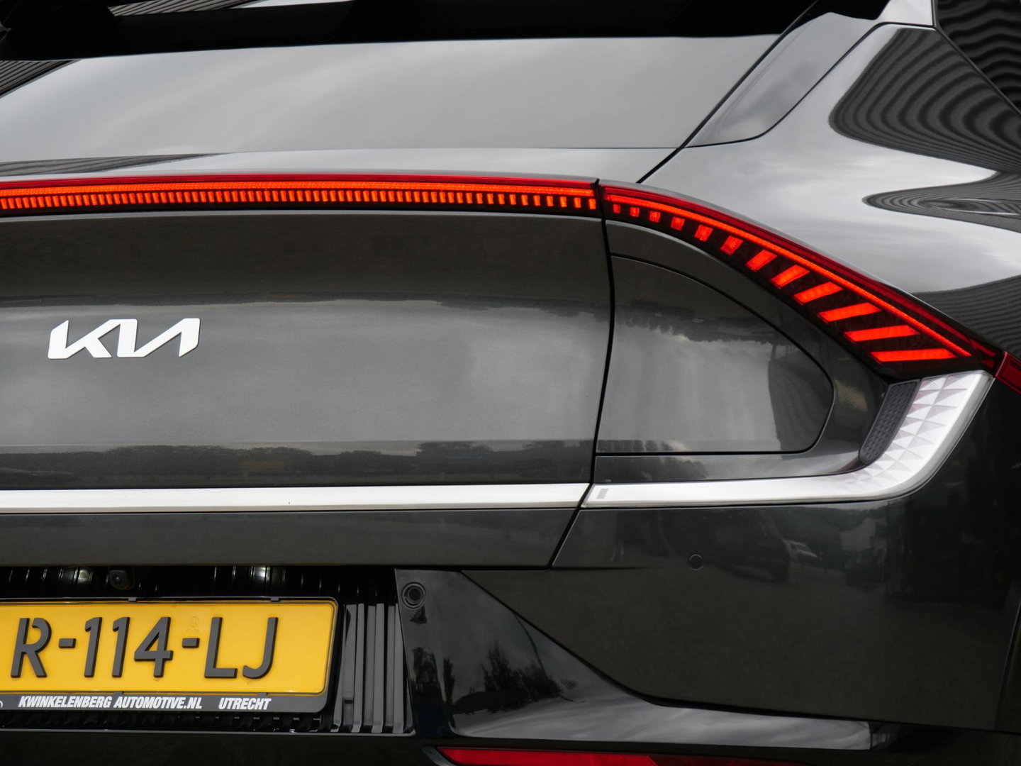 Kia Ev6 PLUS 77.4 kWh/ LEER/ ELEKT. KLEP/ AFN. TREKHAAK/ NL-AUTO 1STE EIGENAAR/ SOH 100%