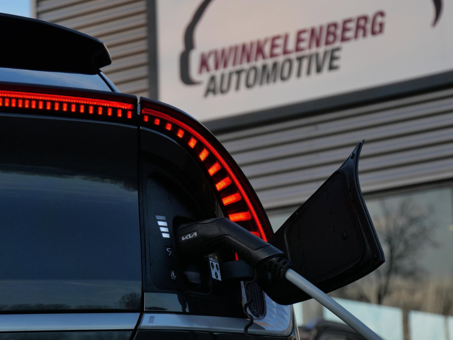 Kia Ev6 PLUS 77.4 kWh/ LEER/ ELEKT. KLEP/ AFN. TREKHAAK/ NL-AUTO 1STE EIGENAAR/ SOH 100%