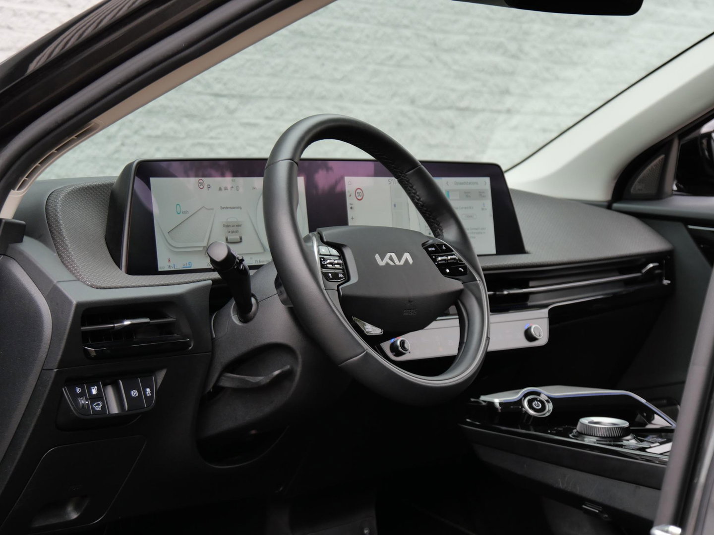 Kia Ev6 PLUS 77.4 kWh/ LEER/ ELEKT. KLEP/ AFN. TREKHAAK/ NL-AUTO 1STE EIGENAAR/ SOH 100%