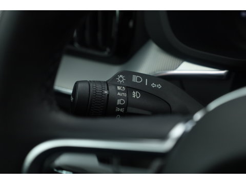Volvo XC60 2.0 T8 Plug-in hybrid AWD Ultimate Dark | Trekhaak | 360 camera | Head-up | Harman / Kardon 4x Stoel + stuurverwarming |