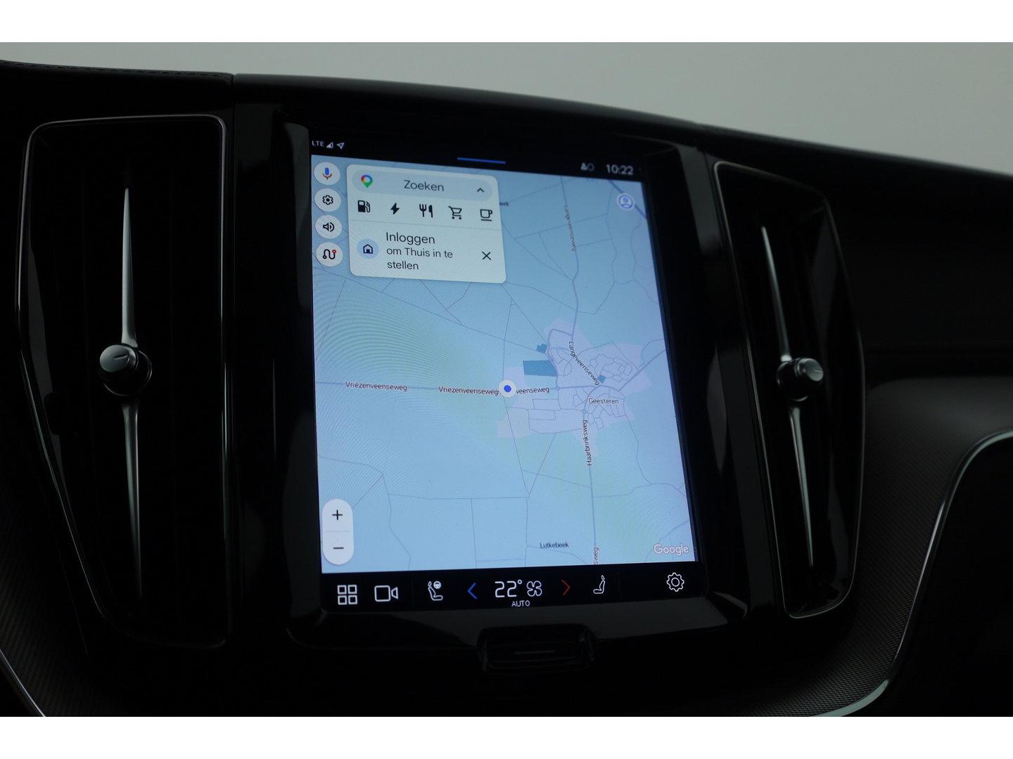 Volvo XC60 2.0 T8 Plug-in hybrid AWD Ultimate Dark | Trekhaak | 360 camera | Head-up | Harman / Kardon 4x Stoel + stuurverwarming |