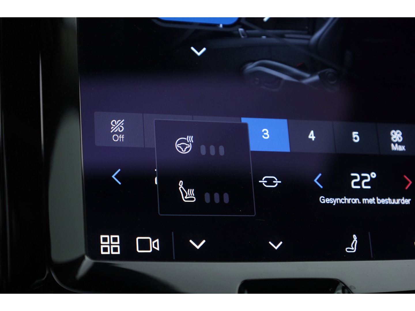 Volvo XC60 2.0 T8 Plug-in hybrid AWD Ultimate Dark | Trekhaak | 360 camera | Head-up | Harman / Kardon 4x Stoel + stuurverwarming |