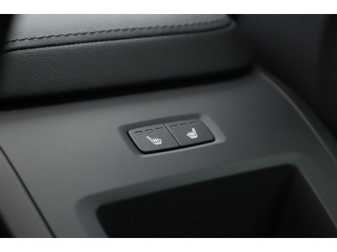 Volvo XC60 2.0 T8 Plug-in hybrid AWD Ultimate Dark | Trekhaak | 360 camera | Head-up | Harman / Kardon 4x Stoel + stuurverwarming |