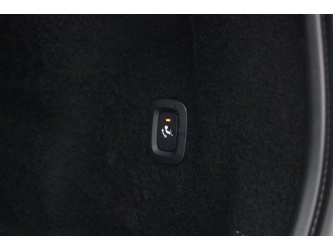 Volvo XC60 2.0 T8 Plug-in hybrid AWD Ultimate Dark | Trekhaak | 360 camera | Head-up | Harman / Kardon 4x Stoel + stuurverwarming |