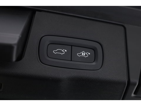 Volvo XC60 2.0 T8 Plug-in hybrid AWD Ultimate Dark | Trekhaak | 360 camera | Head-up | Harman / Kardon 4x Stoel + stuurverwarming |