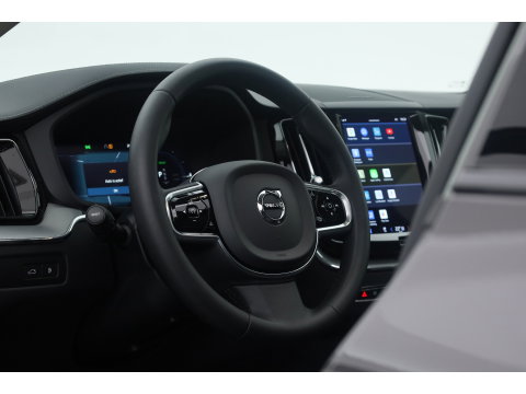 Volvo XC60 2.0 T8 Plug-in hybrid AWD Ultimate Dark | Trekhaak | 360 camera | Head-up | Harman / Kardon 4x Stoel + stuurverwarming |