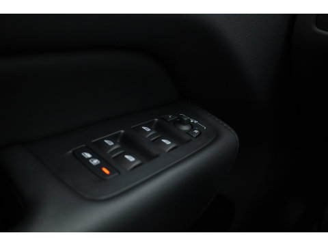 Volvo XC60 2.0 T8 Plug-in hybrid AWD Ultimate Dark | Trekhaak | 360 camera | Head-up | Harman / Kardon 4x Stoel + stuurverwarming |