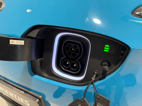 Hyundai KONA EV Comfort Smart 39 kWh | Standkachel | Krell Sound | Camera | Stuurwielverwarming | Stoelverwarming | Lane Assist | Dodehoeksensor | Adaptieve Cruise Control | DAB |