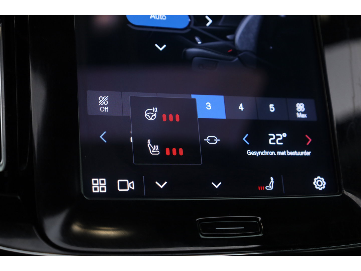 Volvo XC40 Recharge Ultimate 70 kWh | Prijs Rijklaar | Pano-dak | 360 camera | Sport stoelen |