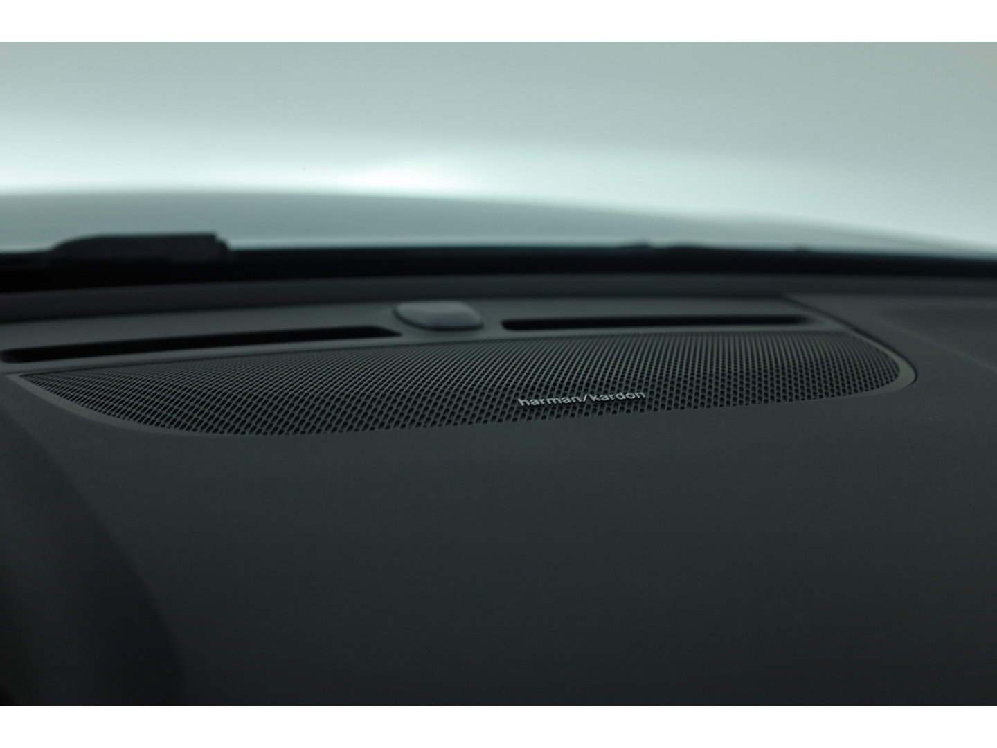 Volvo XC40 Recharge Ultimate 70 kWh | Prijs Rijklaar | Pano-dak | 360 camera | Sport stoelen |