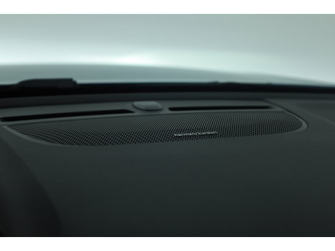 Volvo XC40 Recharge Ultimate 70 kWh | Prijs Rijklaar | Pano-dak | 360 camera | Sport stoelen |