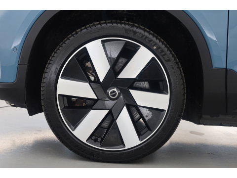 Volvo XC40 Recharge Ultimate 70 kWh | Prijs Rijklaar | Pano-dak | 360 camera | Sport stoelen |