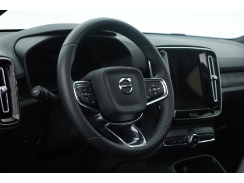 Volvo XC40 Recharge Ultimate 70 kWh | Prijs Rijklaar | Pano-dak | 360 camera | Sport stoelen |