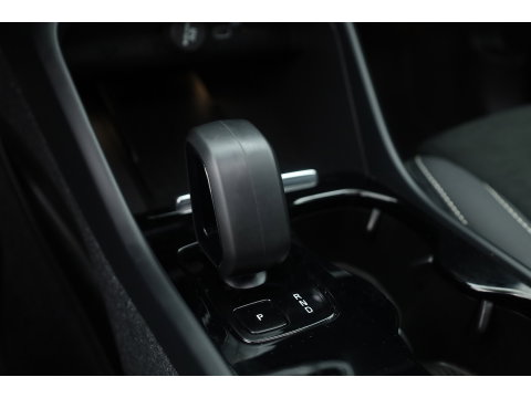 Volvo XC40 Recharge Ultimate 70 kWh | Prijs Rijklaar | Pano-dak | 360 camera | Sport stoelen |
