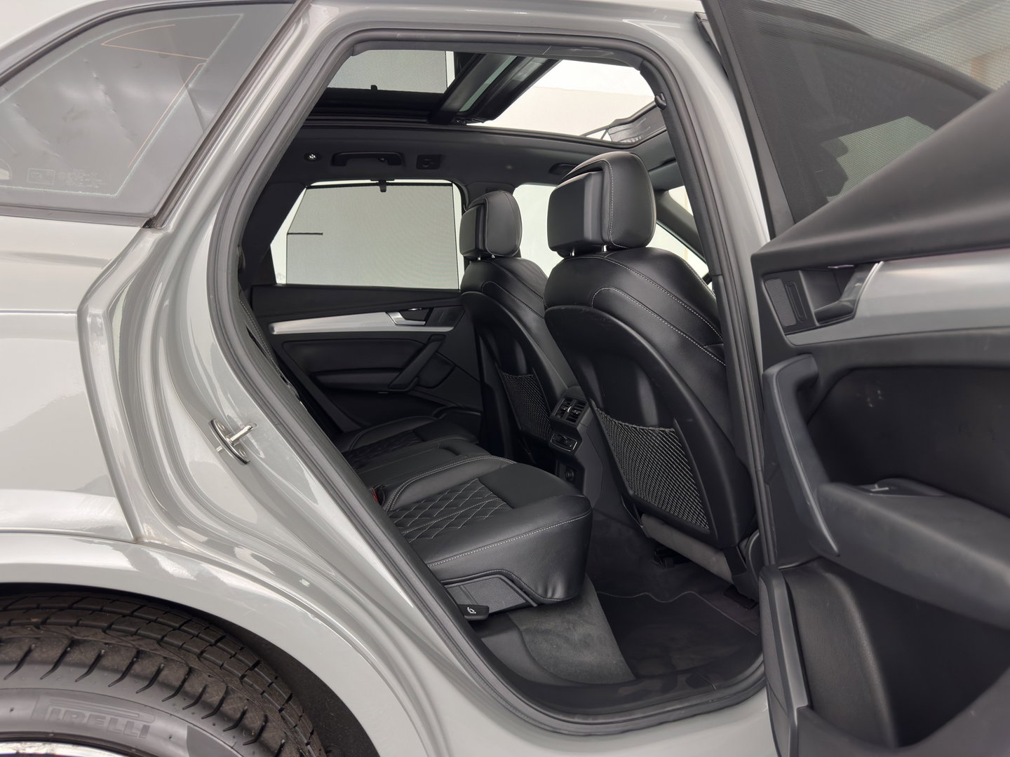 Audi Q5 55 TFSI S-Line Competition Quattro (Plug-In) Aut. *PANO | LEATHER | FULL-LED | HEATED-SPORTSEATS | KEYLESS | CAMERA | NAVI-FULLMAP | PRIVACY-GLASS | DIGI-COCKPIT | CRUISE-ADPAPTIVE | DAB | 21"ALU*