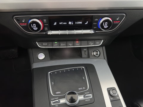 Audi Q5 55 TFSI S-Line Competition Quattro (Plug-In) Aut. *PANO | LEATHER | FULL-LED | HEATED-SPORTSEATS | KEYLESS | CAMERA | NAVI-FULLMAP | PRIVACY-GLASS | DIGI-COCKPIT | CRUISE-ADPAPTIVE | DAB | 21"ALU*