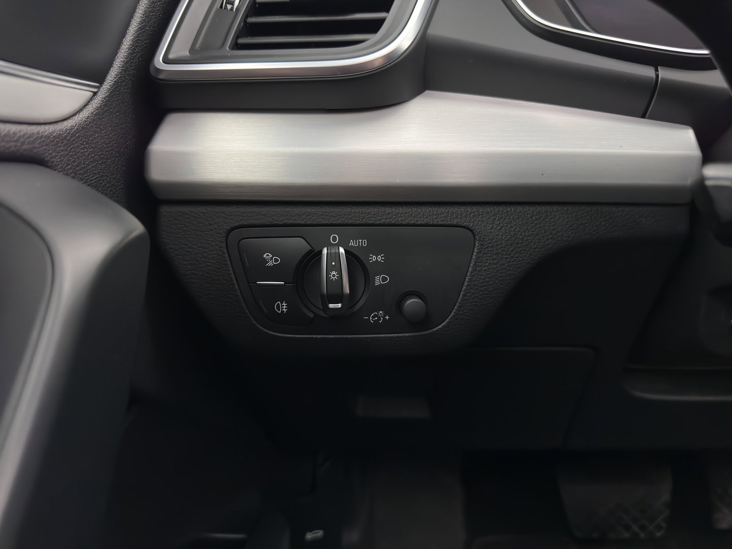 Audi Q5 55 TFSI S-Line Competition Quattro (Plug-In) Aut. *PANO | LEATHER | FULL-LED | HEATED-SPORTSEATS | KEYLESS | CAMERA | NAVI-FULLMAP | PRIVACY-GLASS | DIGI-COCKPIT | CRUISE-ADPAPTIVE | DAB | 21"ALU*