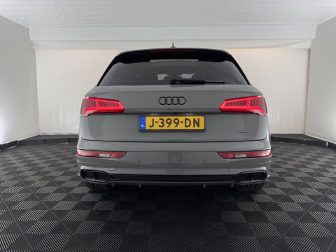 Audi Q5 55 TFSI S-Line Competition Quattro (Plug-In) Aut. *PANO | LEATHER | FULL-LED | HEATED-SPORTSEATS | KEYLESS | CAMERA | NAVI-FULLMAP | PRIVACY-GLASS | DIGI-COCKPIT | CRUISE-ADPAPTIVE | DAB | 21"ALU*