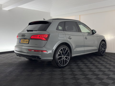 Audi Q5 55 TFSI S-Line Competition Quattro (Plug-In) Aut. *PANO | LEATHER | FULL-LED | HEATED-SPORTSEATS | KEYLESS | CAMERA | NAVI-FULLMAP | PRIVACY-GLASS | DIGI-COCKPIT | CRUISE-ADPAPTIVE | DAB | 21"ALU*