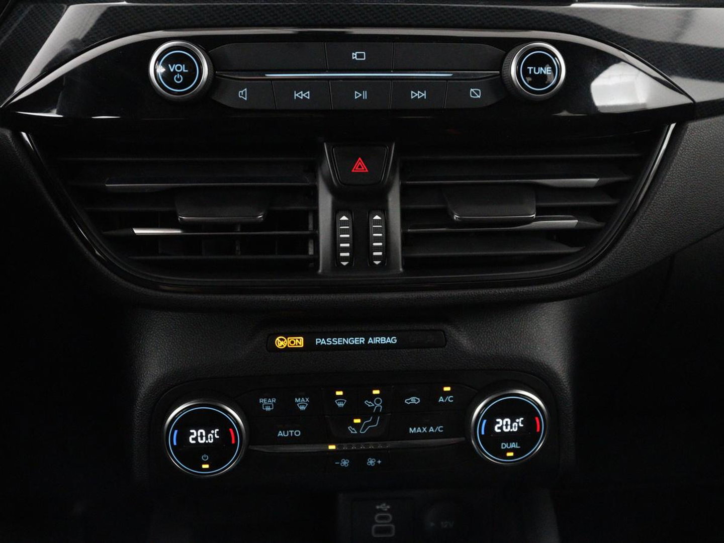 Ford Kuga 2.5 PHEV ST-Line | SOH 87,2 | Adaptive cruise | Camera | Full LED | Climate control | Dodehoek detectie | Carplay | Navi. Full map | DAB