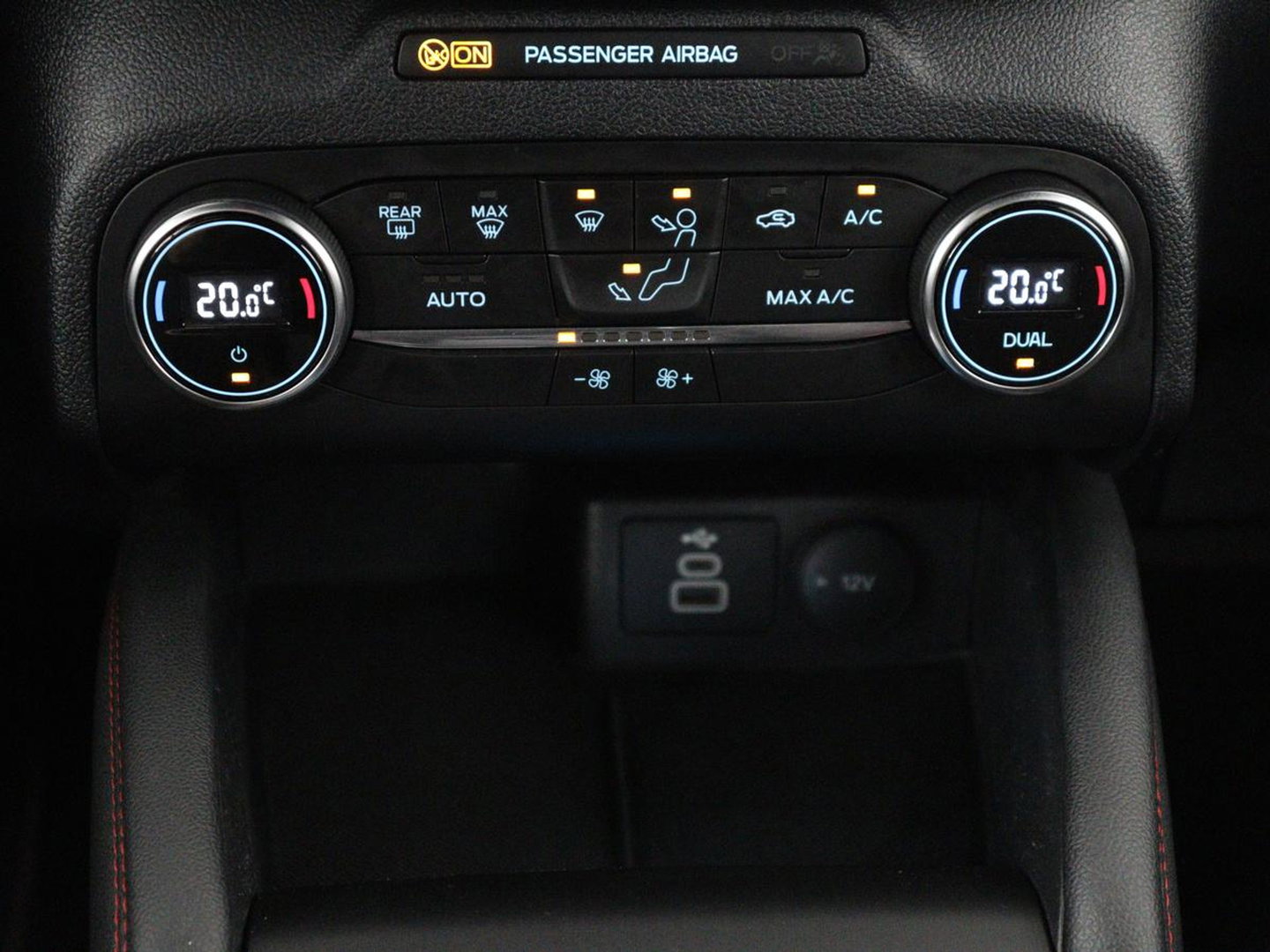 Ford Kuga 2.5 PHEV ST-Line | SOH 87,2 | Adaptive cruise | Camera | Full LED | Climate control | Dodehoek detectie | Carplay | Navi. Full map | DAB