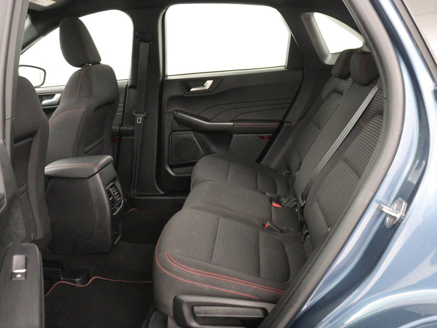 Ford Kuga 2.5 PHEV ST-Line | SOH 87,2 | Adaptive cruise | Camera | Full LED | Climate control | Dodehoek detectie | Carplay | Navi. Full map | DAB