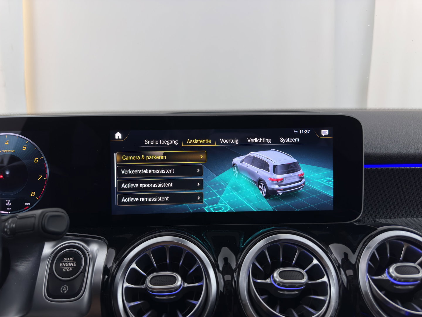 Mercedes-Benz GLB 250 4MATIC Premium Plus *AUT | LEATHER-MICROFIBRE | FULL-LED | AMBIENT-LIGHT | WIDE-SCREEN-DIGICOCKPIT | HEATED-SPORTSEATS | KEYLESS | NAVI-FULLMAP | ECC | PDC | CRUISE | 21''ALU*