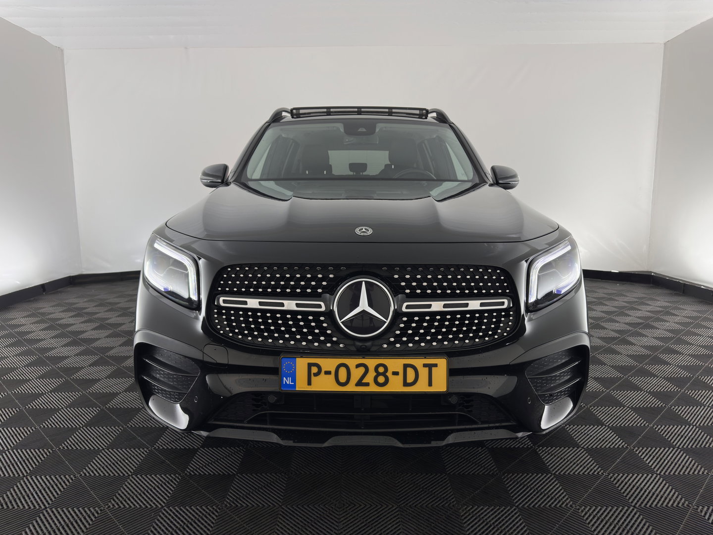 Mercedes-Benz GLB 250 4MATIC Premium Plus *AUT | LEATHER-MICROFIBRE | FULL-LED | AMBIENT-LIGHT | WIDE-SCREEN-DIGICOCKPIT | HEATED-SPORTSEATS | KEYLESS | NAVI-FULLMAP | ECC | PDC | CRUISE | 21''ALU*