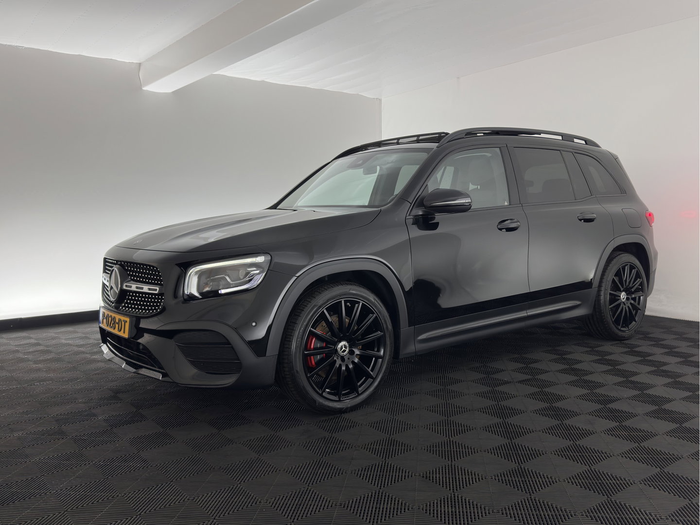 Mercedes-Benz GLB 250 4MATIC Premium Plus *AUT | LEATHER-MICROFIBRE | FULL-LED | AMBIENT-LIGHT | WIDE-SCREEN-DIGICOCKPIT | HEATED-SPORTSEATS | KEYLESS | NAVI-FULLMAP | ECC | PDC | CRUISE | 21''ALU*