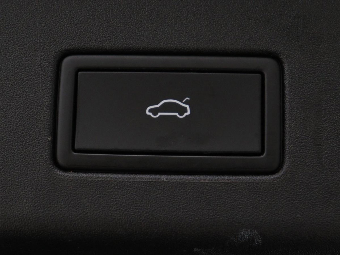 Volkswagen ID.4 Tech 77 kWh | SOH 92,2% | Panorama | 360 Camera | Head up | Virtual cockpit | Sfeerverlichting | Stoel/Stuurverwarming | Adaptive cruise | Carplay | Traffic assist | Climate control | Half leder/velours