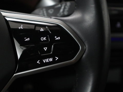 Volkswagen ID.4 Tech 77 kWh | SOH 92,2% | Panorama | 360 Camera | Head up | Virtual cockpit | Sfeerverlichting | Stoel/Stuurverwarming | Adaptive cruise | Carplay | Traffic assist | Climate control | Half leder/velours