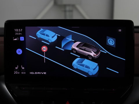 Volkswagen ID.4 Tech 77 kWh | SOH 92,2% | Panorama | 360 Camera | Head up | Virtual cockpit | Sfeerverlichting | Stoel/Stuurverwarming | Adaptive cruise | Carplay | Traffic assist | Climate control | Half leder/velours